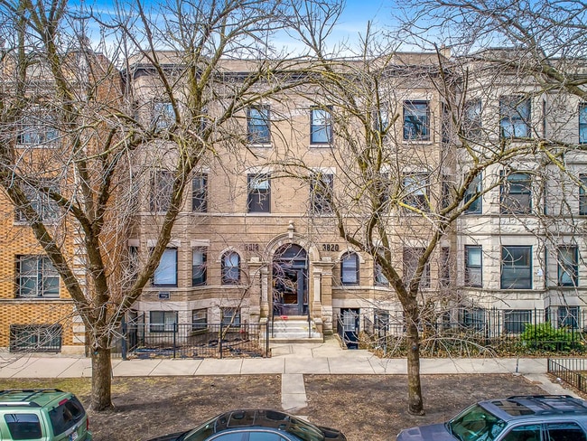 Building Photo - 3818 N Sheffield Ave