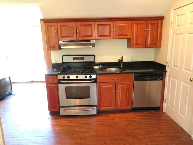 Photo - 1072 River St Apartment