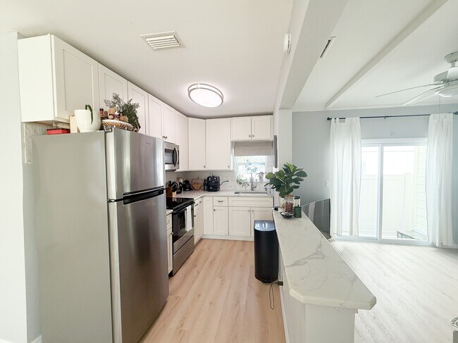 Foto del edificio - 165 133rd Ave E