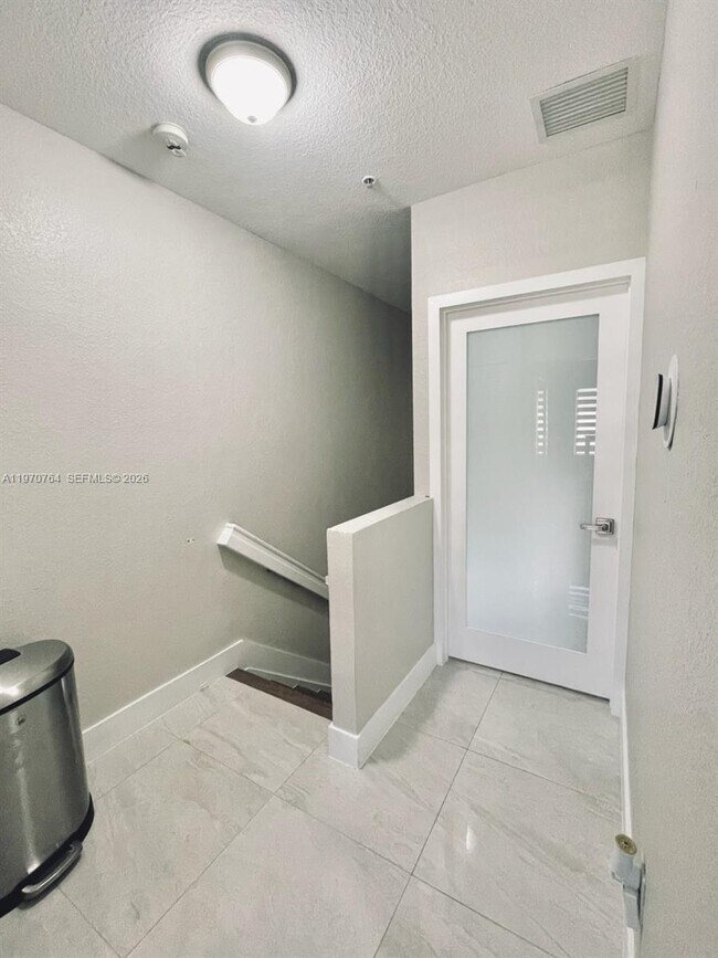 Foto del edificio - 7090 NW 177th St