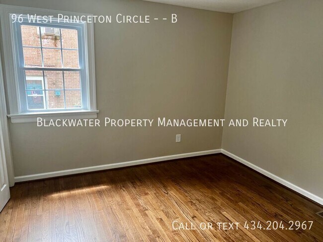 Building Photo - 2 Bedroom Apartment off Rivermont Ave!