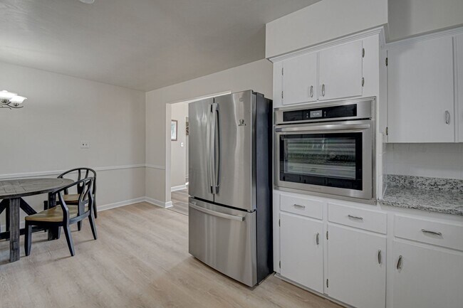 Foto del edificio - 1465 Brookwood Dr