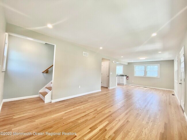 Foto del edificio - 1302 Maple Ave