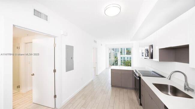 Foto del edificio - 321 NE 26th St