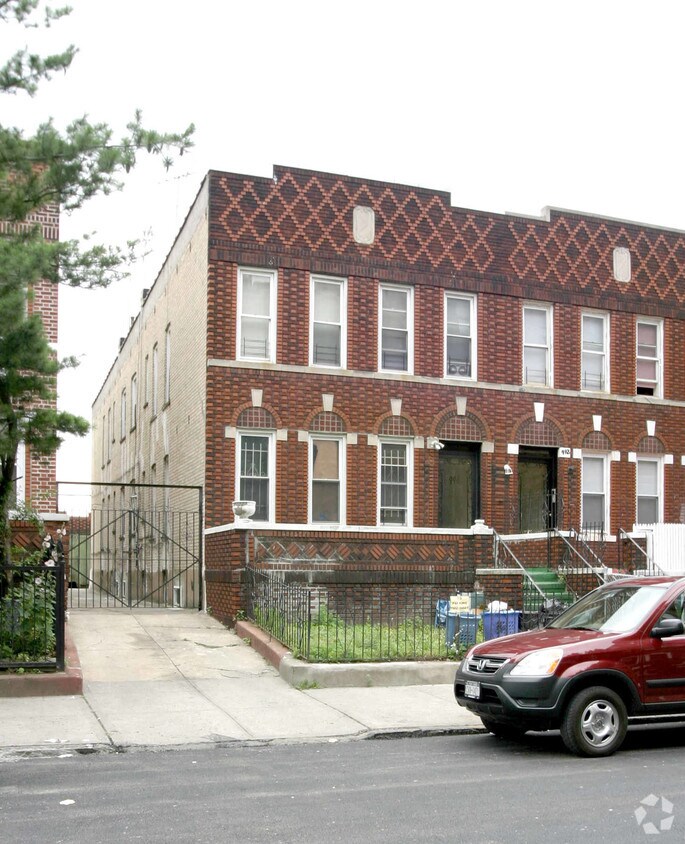 Building Photo - 996 Carroll St