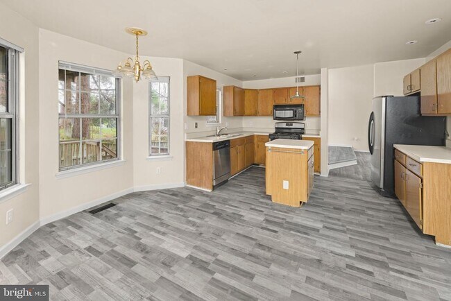 Building Photo - 7637 Seans Terrace