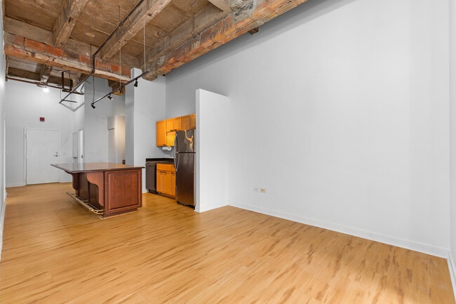 Photo - 20 N State St (Chicago, IL) Apartment