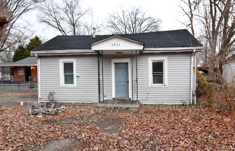 Primary Photo - 1711 Bicknell Ave