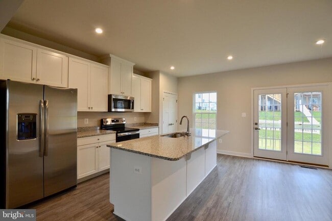 Building Photo - 30 Quebec Ct