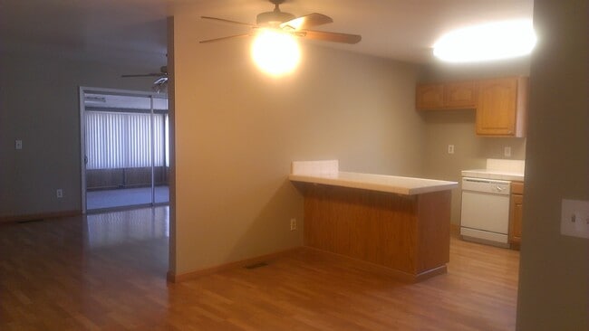 Foto del edificio - 245 Larson Ln