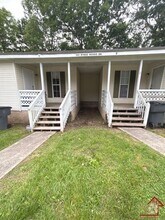 Building Photo - 140 Bybee Woods Dr