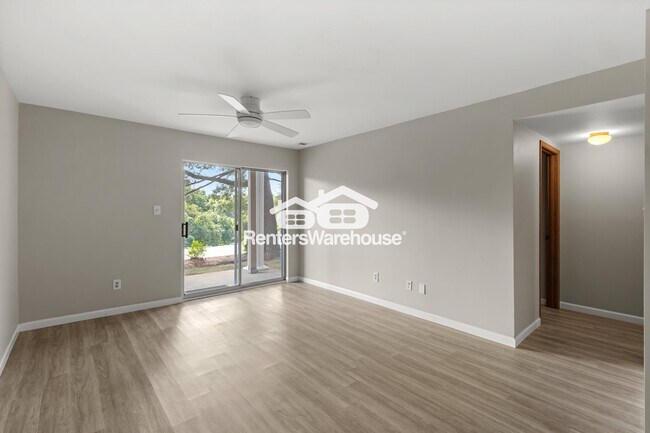 Foto del edificio - 708 Ridgeside Dr