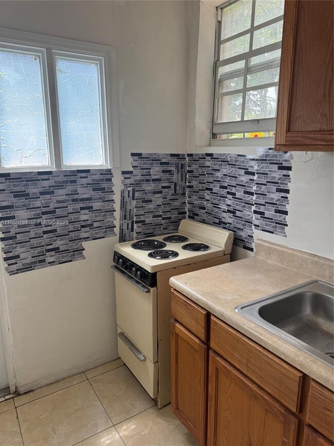 Foto del edificio - 401 NE 174th St