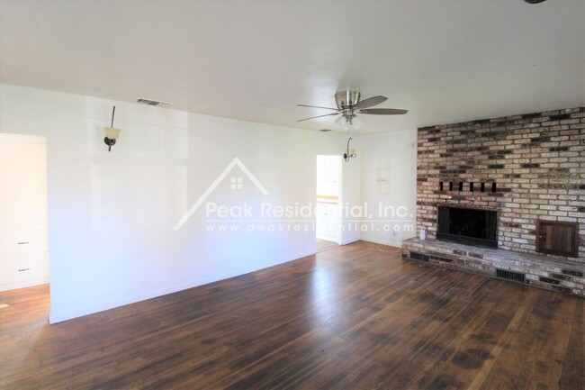 Building Photo - 3 br, 1 bath House - 700 Morey Avenue