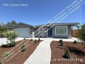 Building Photo - 958 Casado Dr