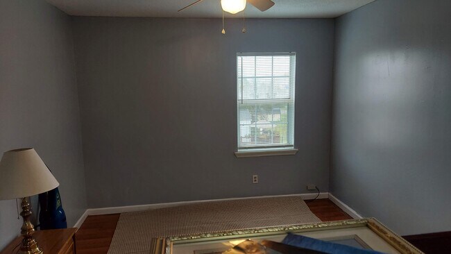 Foto del edificio - 600 Trudy St