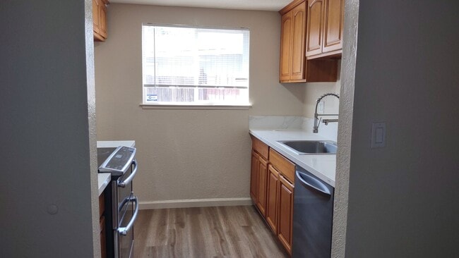 Building Photo - 8977 Laguna Vista Ct