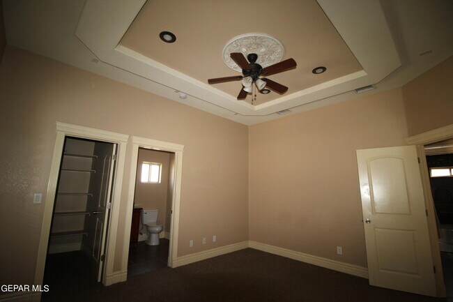 Building Photo - 812 Desert Sky Dr