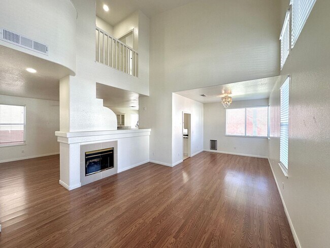 Foto del edificio - Cypress In The Hills At Summerlin By Lewis Homes