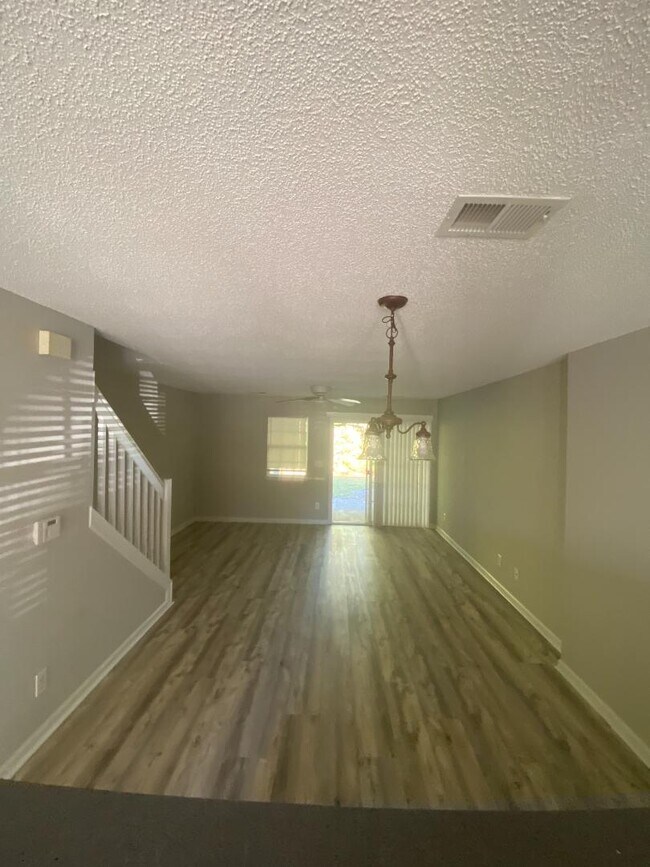 Foto del edificio - 257 Seabert Rd