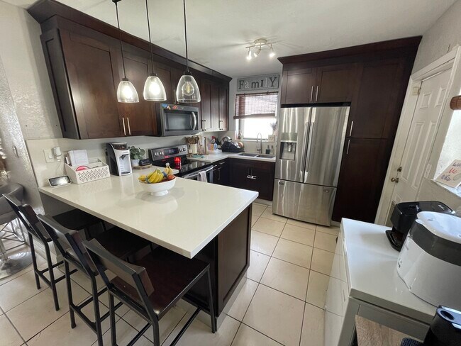 Building Photo - 2265 SW 75th Ave