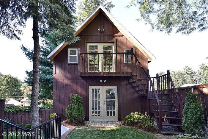 Arts and crafts cottage - 3707 Lawrence Ave