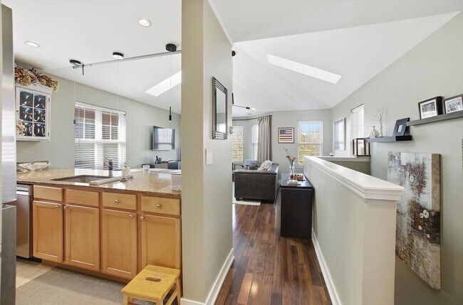 Foto del edificio - 639 W Elm St