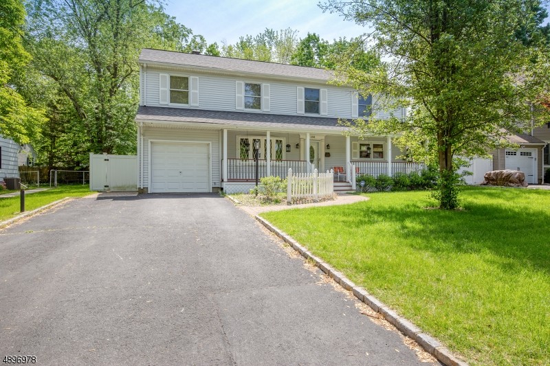 Primary Photo - 188 Runnymede Pkwy