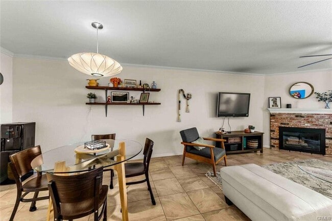 Building Photo - Resort-Style Living in Signal Hill - 2 Bed/2 Bath Condo for Lease