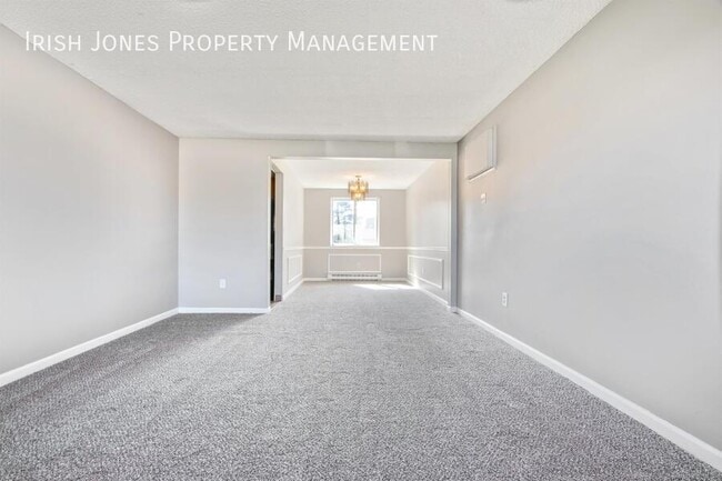Building Photo - 5700 Glendale Dr