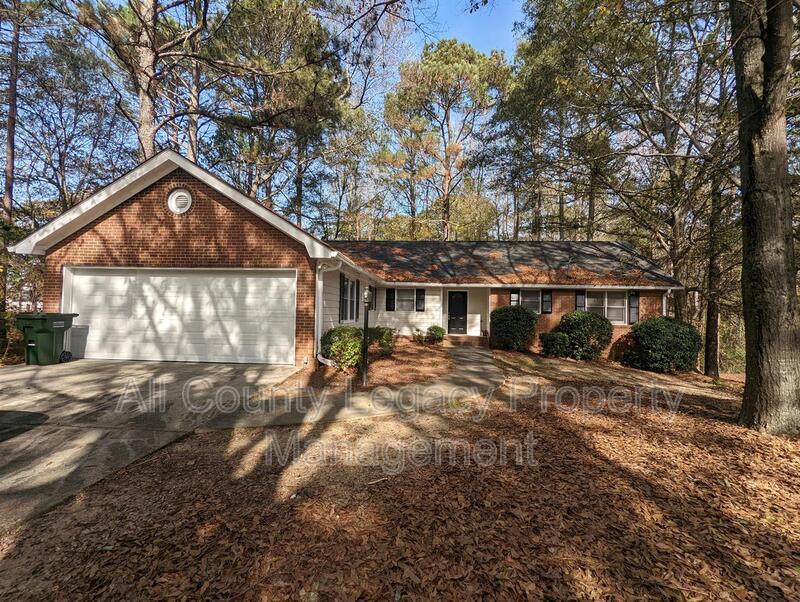 Foto principal - 3825 Laurel Falls Dr