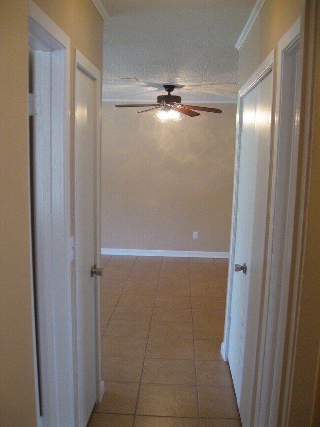 Foto del edificio - 545 Hickory Ave