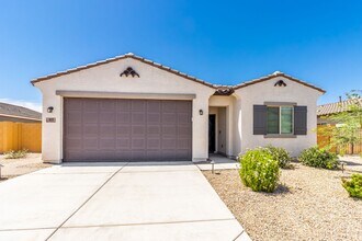 Building Photo - 815 E Diamond Dr