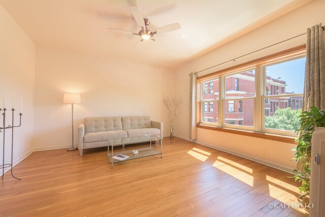 Foto del edificio - 3265 N Broadway
