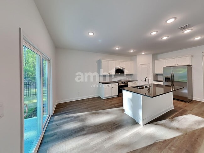 Building Photo - 255 Sapling Way