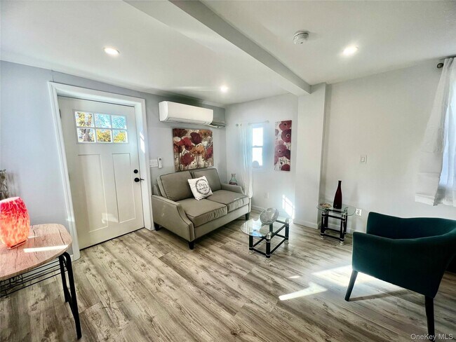 Foto del edificio - 126 W Main St