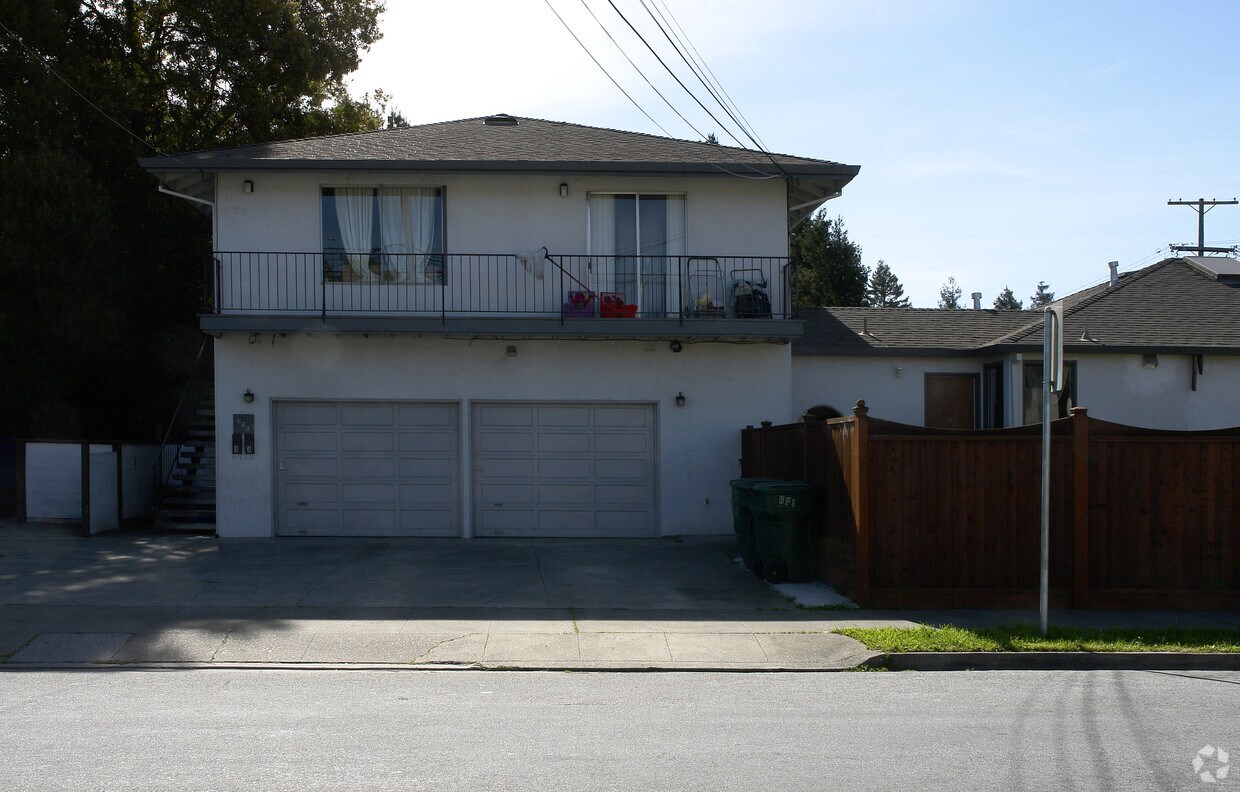 Building Photo - 1385 Hudson St