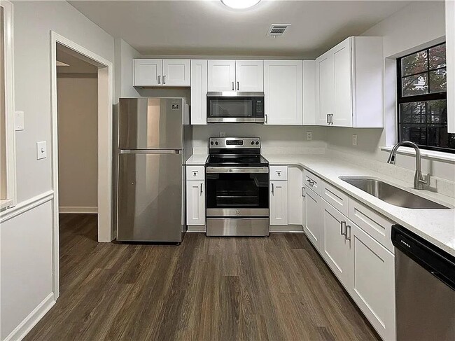 Foto del edificio - 7001 Pat Mell Pl SE