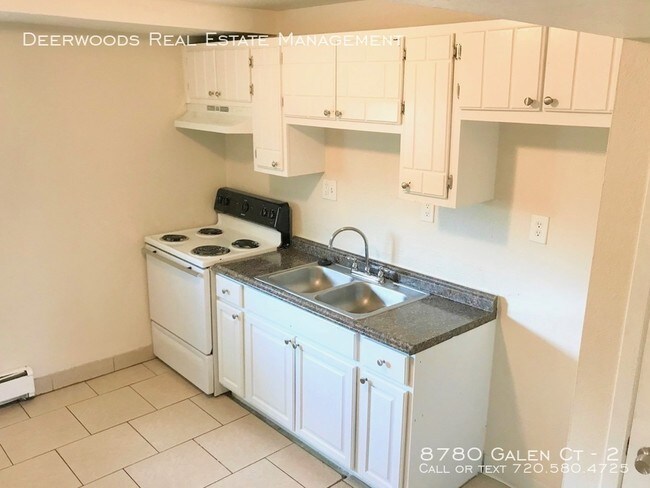 Foto del edificio - 8780 Galen Ct