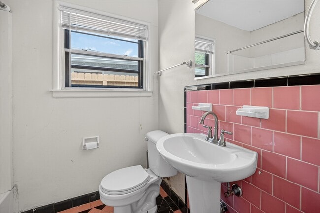 Foto del edificio - 5505 Huisache St