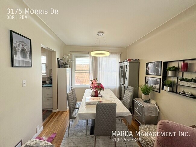 Photo du bâtiment - BEAUTIFUL 3 BED/2 BATH HOME - SOUTH WINDSOR + HYDRO,WATER &GAS!