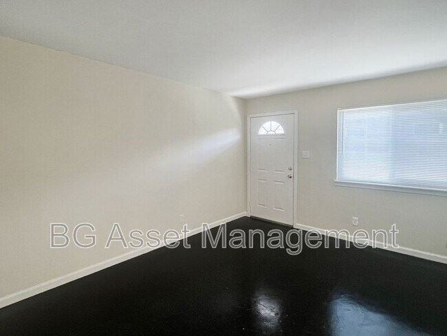 Foto del edificio - 2420 Market Ave