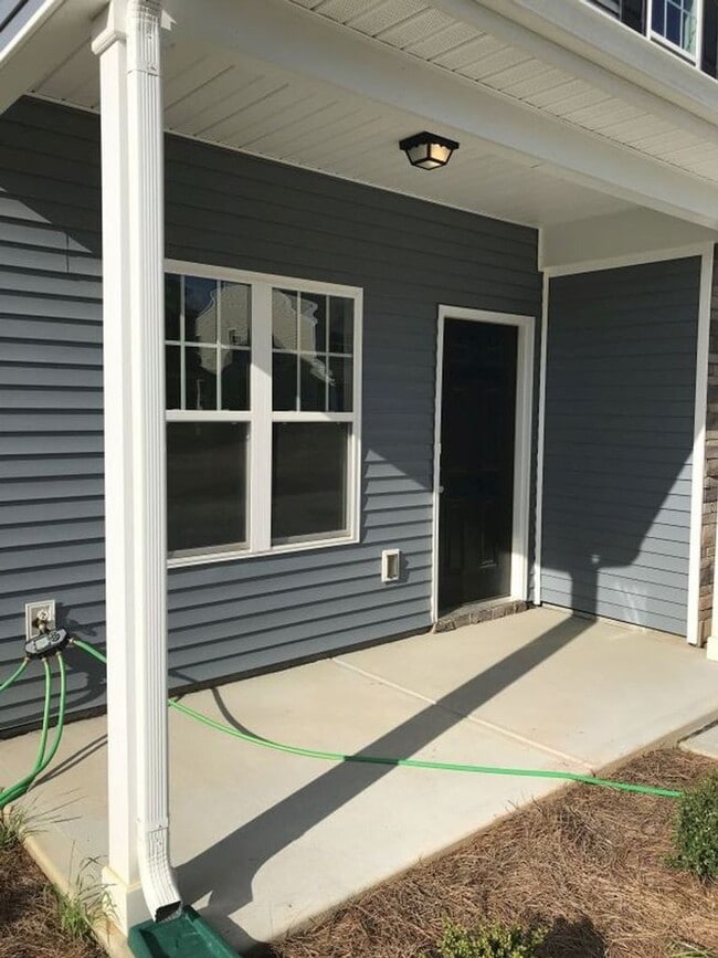 Building Photo - Coming Soon!!   2 Story, 3 Bedroom Townhome in SW Charlotte