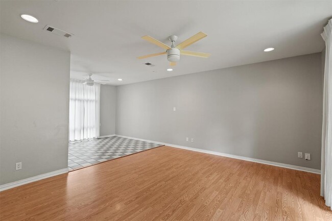 Building Photo - 5212 Berkman Dr