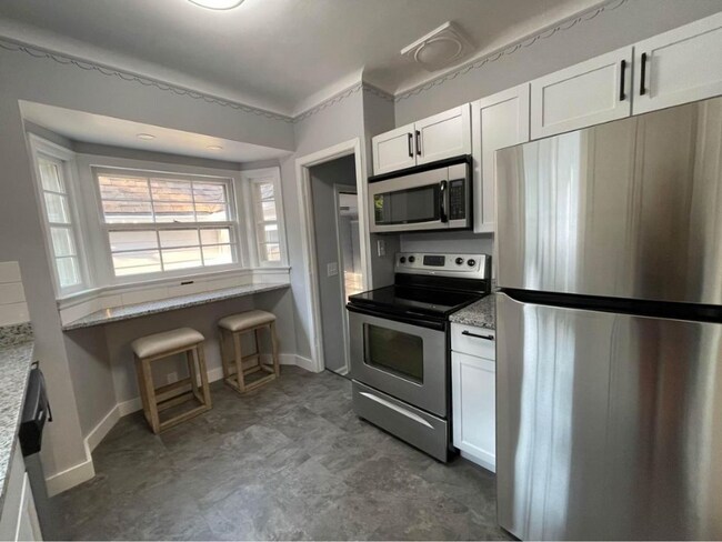 Building Photo - 615 S 40th St