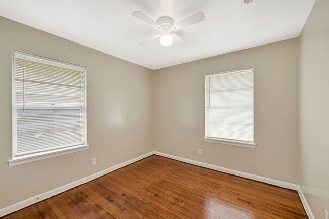 Foto del edificio - 4319 Howcher St