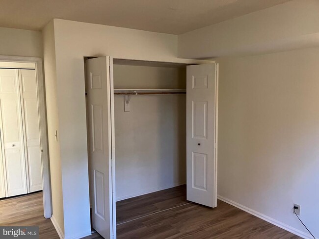 Building Photo - 7680 Tremayne Pl