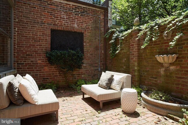 Foto del edificio - Georgetown Gem with PARKING