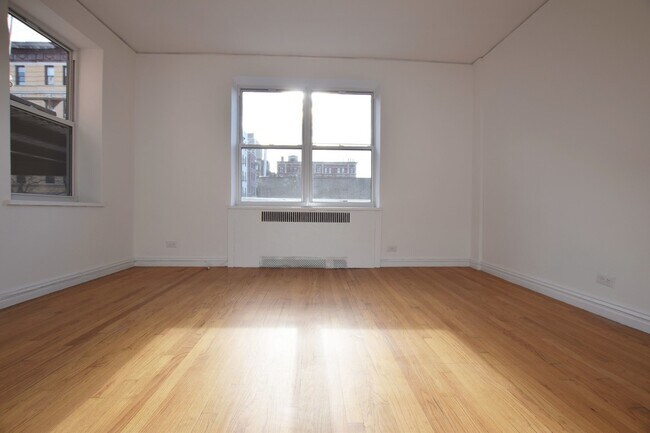 Foto del edificio - 4300 Broadway
