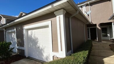 Building Photo - 565 Scrub Jay Dr